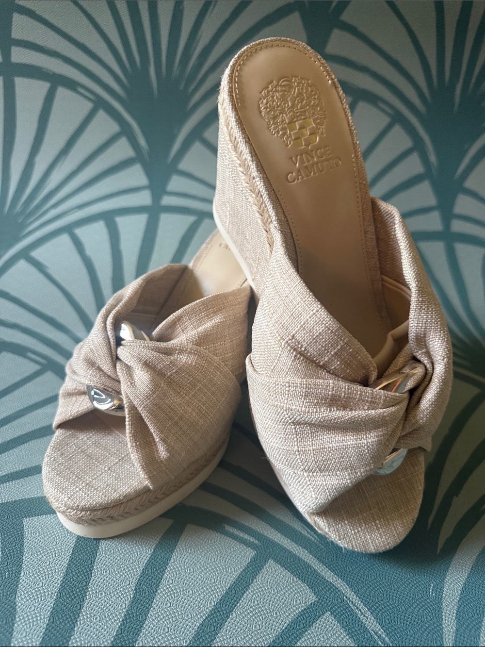 Vince Camuto Light Beige Knotted Slide Mules with Metallic Accent - Size 8.5